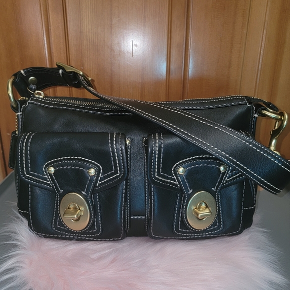 Coach Handbags - ✨EUC✨ vintage coach legacy bag purse turnlock black leather